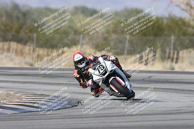 media/Dec-01-2025-Moto Forza (Mon) [[2daa91e15f]]/1-Advanced Group/Session 3 (Turn 3)/